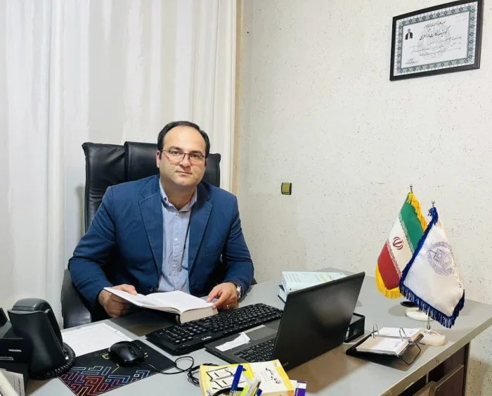 آقای علی عزیزی — وکیل پایه یک دادگستری _ وکیل موسسه