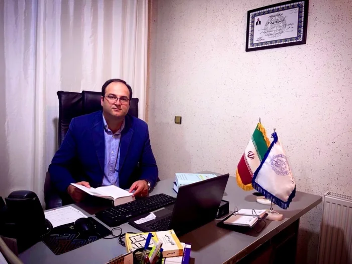  آقای علی عزیزی — وکیل پایه یک دادگستری _ وکیل موسسه