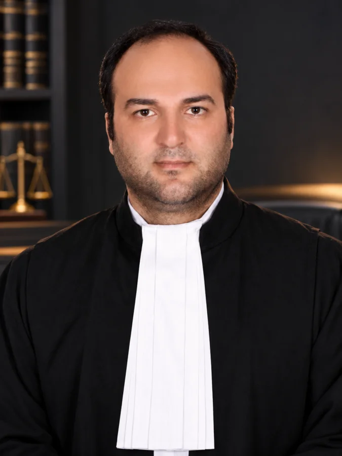  آقای علی عزیزی — وکیل پایه یک دادگستری _ وکیل موسسه